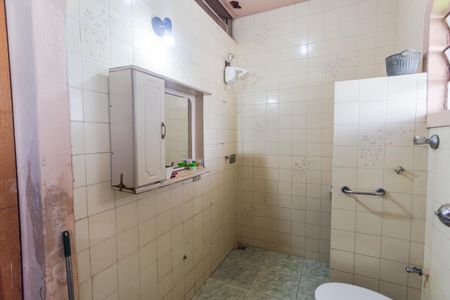 Casa à venda com 360m², 4 quartos e 5 vagas Casa à venda com 360m², 4 quartos e 5 vagasBanheiro da Suíte