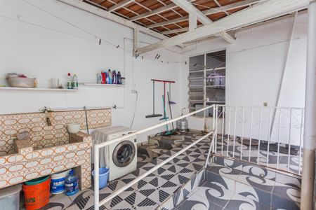 Casa à venda com 360m², 4 quartos e 5 vagas Casa à venda com 360m², 4 quartos e 5 vagasQuintal/Área de Serviço