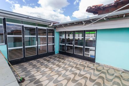 Casa à venda com 360m², 4 quartos e 5 vagas Casa à venda com 360m², 4 quartos e 5 vagasTerraço/Salão de Festas