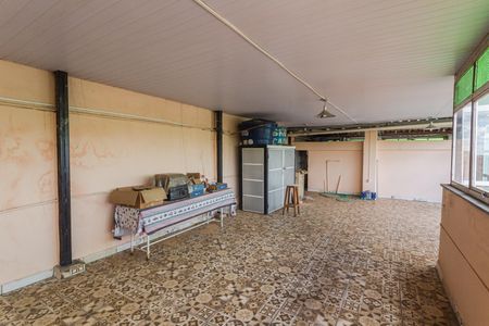 Casa à venda com 360m², 4 quartos e 5 vagas Casa à venda com 360m², 4 quartos e 5 vagasTerraço/Salão de Festas