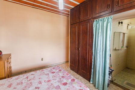 Casa à venda com 360m², 4 quartos e 5 vagas Casa à venda com 360m², 4 quartos e 5 vagasSuíte