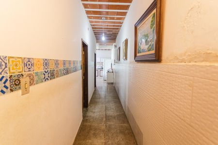 Casa à venda com 360m², 4 quartos e 5 vagas Casa à venda com 360m², 4 quartos e 5 vagasCorredor