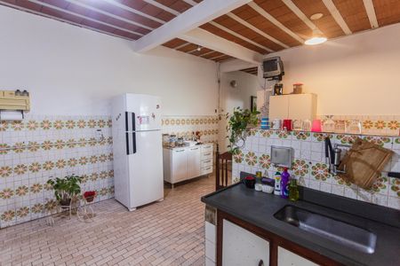 Casa à venda com 360m², 4 quartos e 5 vagas Casa à venda com 360m², 4 quartos e 5 vagasCopa/Cozinha