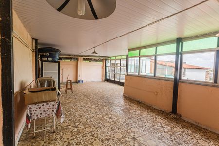 Casa à venda com 360m², 4 quartos e 5 vagas Casa à venda com 360m², 4 quartos e 5 vagasTerraço/Salão de Festas