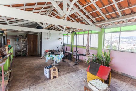 Casa à venda com 360m², 4 quartos e 5 vagas Casa à venda com 360m², 4 quartos e 5 vagasTerraço/Salão de Festas