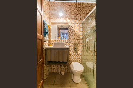 Casa à venda com 360m², 4 quartos e 5 vagas Casa à venda com 360m², 4 quartos e 5 vagasBanheiro Social
