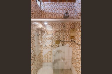 Casa à venda com 360m², 4 quartos e 5 vagas Casa à venda com 360m², 4 quartos e 5 vagasBanheiro Social