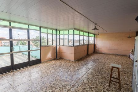 Casa à venda com 360m², 4 quartos e 5 vagas Casa à venda com 360m², 4 quartos e 5 vagasTerraço/Salão de Festas