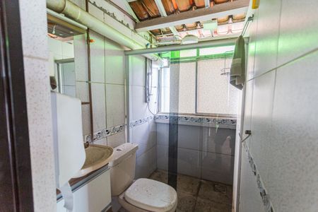 Casa à venda com 360m², 4 quartos e 5 vagas Casa à venda com 360m², 4 quartos e 5 vagasBanheiro do Terraço/Salão de Festas