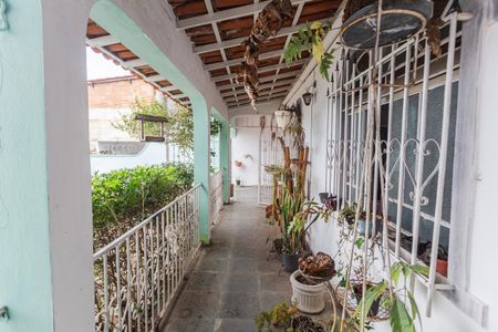 Casa à venda com 360m², 4 quartos e 5 vagas Casa à venda com 360m², 4 quartos e 5 vagasVaranda no Jardim