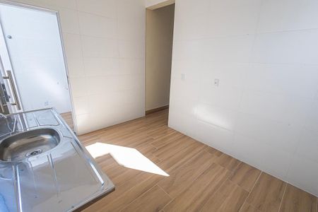 cozinha de casa de condomínio para alugar com 3 quartos, 70m² em Pindorama, Belo Horizonte