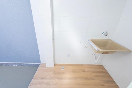 Casa de condomínio para alugar com 70m², 3 quartos e 1 vagaarea de serviço e privativa
