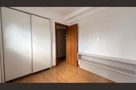 Apartamento à venda com 84m², 3 quartos e 2 vagas Apartamento à venda com 84m², 3 quartos e 2 vagasQuarto 2