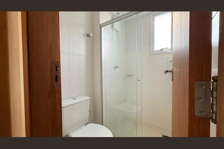 Apartamento à venda com 84m², 3 quartos e 2 vagas Apartamento à venda com 84m², 3 quartos e 2 vagasBanheiro das semi-suítes