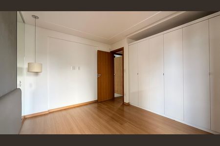 Apartamento à venda com 84m², 3 quartos e 2 vagas Apartamento à venda com 84m², 3 quartos e 2 vagasQuarto Suíte