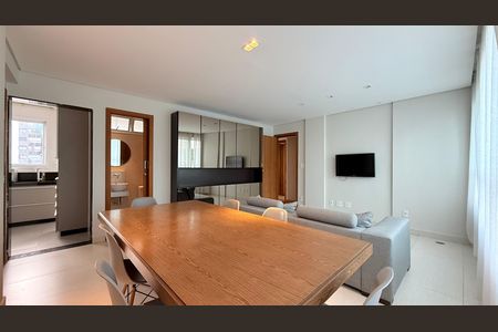 Sala  de apartamento à venda com 3 quartos, 84m² em Serra, Belo Horizonte