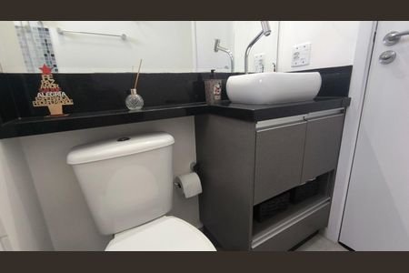 Apartamento à venda com 57m², 2 quartos e 2 vagas Apartamento à venda com 57m², 2 quartos e 2 vagasBanheiro
