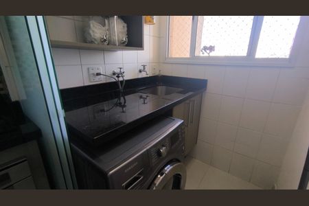 Apartamento à venda com 57m², 2 quartos e 2 vagas Apartamento à venda com 57m², 2 quartos e 2 vagasÁrea de serviço