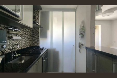 Cozinha de apartamento à venda com 2 quartos, 57m² em Santo Antônio, Osasco
