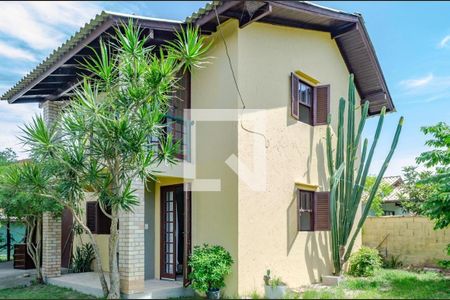 Casa para alugar com 140m², 2 quartos e 2 vagas Casa para alugar com 140m², 2 quartos e 2 vagasFachada