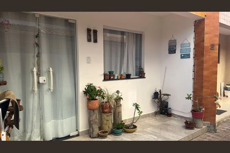 Casa de condomínio para alugar com 110m², 4 quartos e 2 vagas Casa de condomínio para alugar com 110m², 4 quartos e 2 vagasÁrea externa
