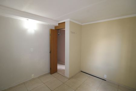 Quarto 1 de apartamento para alugar com 2 quartos, 42m² em Conjunto Residencial José Bonifácio, São Paulo