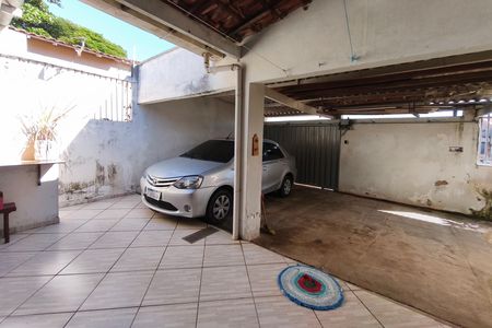 Quintal - Garagem de casa à venda com 2 quartos, 195m² em Jardim do Lago, Campinas