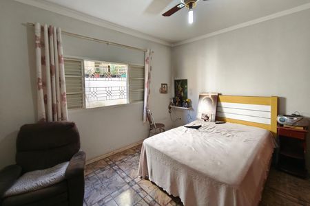 Casa à venda com 195m², 2 quartos e 4 vagas Casa à venda com 195m², 2 quartos e 4 vagasQuarto 2