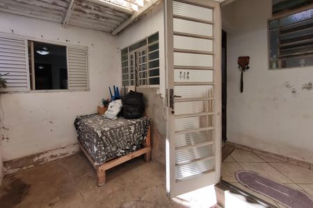 Casa à venda com 195m², 2 quartos e 4 vagas Casa à venda com 195m², 2 quartos e 4 vagasCasa 2 - Àrea de serviço