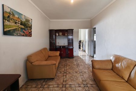 Casa à venda com 195m², 2 quartos e 4 vagas Casa à venda com 195m², 2 quartos e 4 vagasSala de Estar