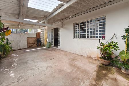 Casa à venda com 195m², 2 quartos e 4 vagas Casa à venda com 195m², 2 quartos e 4 vagasQuintal