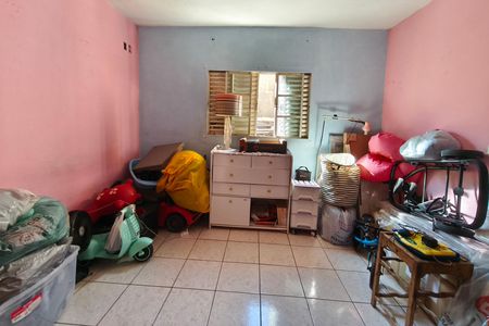 Casa à venda com 195m², 2 quartos e 4 vagas Casa à venda com 195m², 2 quartos e 4 vagasCasa 2 - Quarto