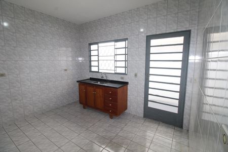Casa para alugar com 60m², 2 quartos e 2 vagasCozinha