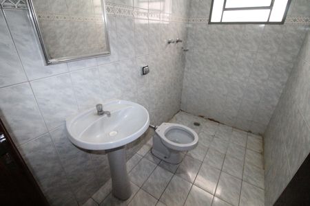 Casa para alugar com 60m², 2 quartos e 2 vagasBanheiro