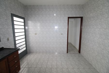 Casa para alugar com 60m², 2 quartos e 2 vagasCozinha