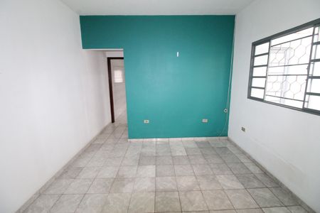 Casa para alugar com 60m², 2 quartos e 2 vagasSala