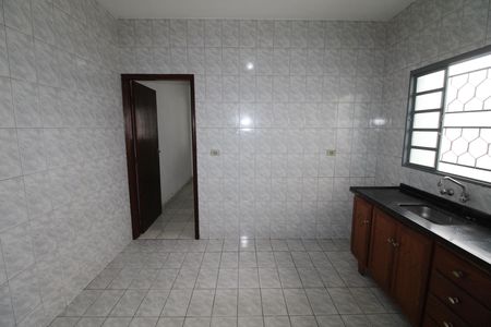 Casa para alugar com 60m², 2 quartos e 2 vagasCozinha