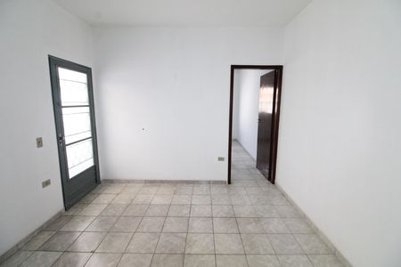 Casa para alugar com 60m², 2 quartos e 2 vagasSala