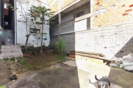 Casa para alugar com 75m², 2 quartos e sem vaga Casa para alugar com 75m², 2 quartos e sem vagaQuintal