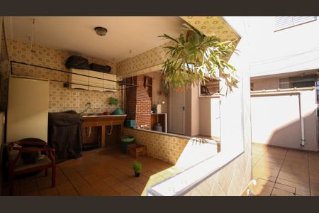 Casa à venda com 188m², 5 quartos e 3 vagas