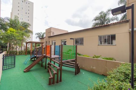 Apartamento para alugar com 47m², 2 quartos e 1 vaga Apartamento para alugar com 47m², 2 quartos e 1 vagaÁrea comum - Playground