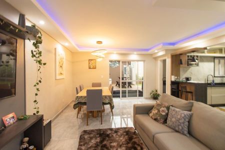 Casa de condomínio à venda com 140m², 3 quartos e 2 vagas Casa de condomínio à venda com 140m², 3 quartos e 2 vagasSala