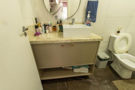 Casa de condomínio à venda com 140m², 3 quartos e 2 vagas Casa de condomínio à venda com 140m², 3 quartos e 2 vagasBanheiro da Suite