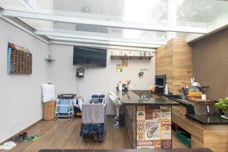 Casa de condomínio à venda com 140m², 3 quartos e 2 vagas Casa de condomínio à venda com 140m², 3 quartos e 2 vagasVaranda gourmet