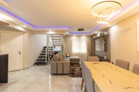 Casa de condomínio à venda com 140m², 3 quartos e 2 vagas Casa de condomínio à venda com 140m², 3 quartos e 2 vagasSala