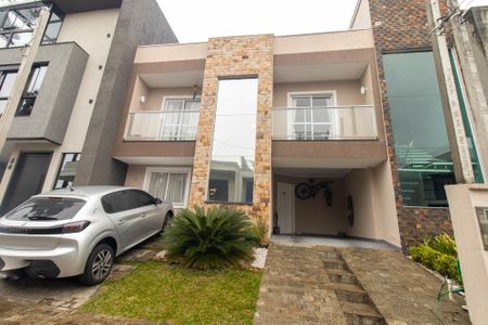 Casa de condomínio à venda com 140m², 3 quartos e 2 vagas Casa de condomínio à venda com 140m², 3 quartos e 2 vagasFachada