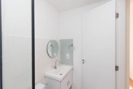 Banheiro de apartamento para alugar com 2 quartos, 35m² em Parque Vitoria, São Paulo