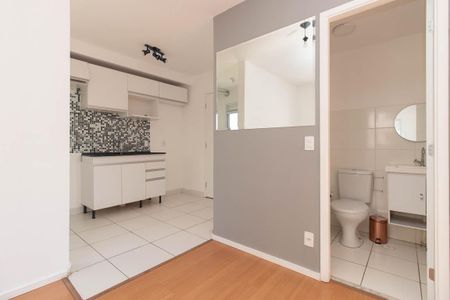 Sala de apartamento para alugar com 2 quartos, 35m² em Parque Vitoria, São Paulo