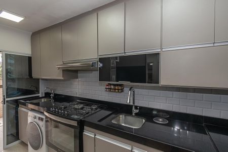 Apartamento à venda com 67m², 2 quartos e 1 vaga Apartamento à venda com 67m², 2 quartos e 1 vagaCozinha e Área de Serviço