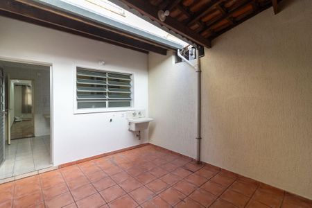 Casa de condomínio para alugar com 70m², 2 quartos e 1 vagaÁrea de Serviço e Churrasqueira